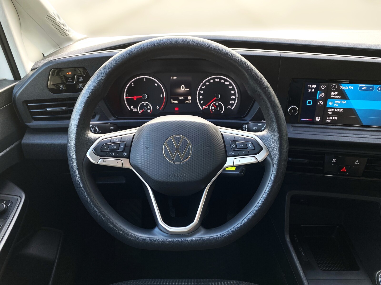 Volkswagen Caddy - zdjęcie 19