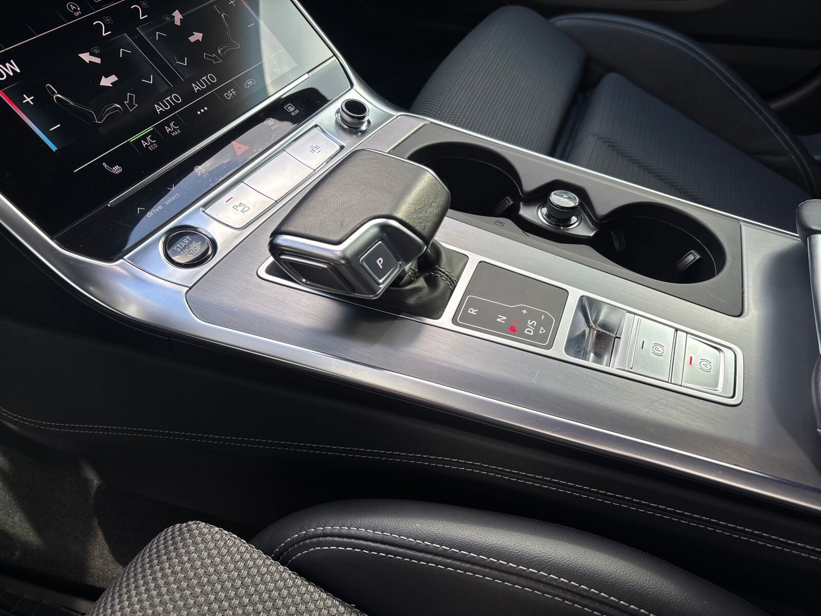 Audi A6 Avant - zdjęcie 19