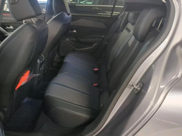 Peugeot 308 - zdjęcie 8