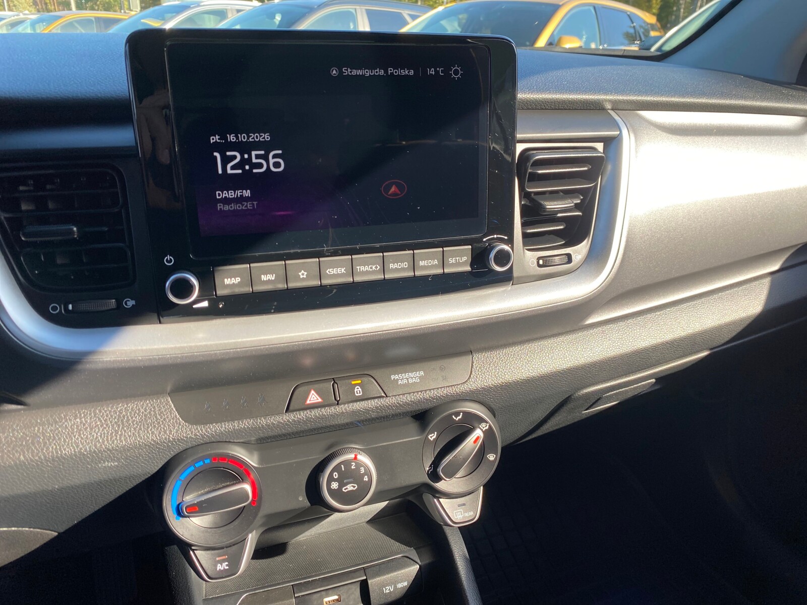 Kia Stonic - zdjęcie 21
