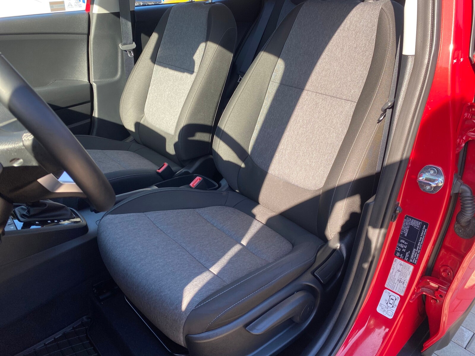 Kia Stonic - zdjęcie 9