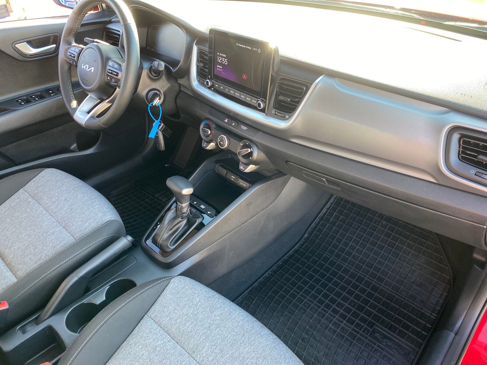 Kia Stonic - zdjęcie 15