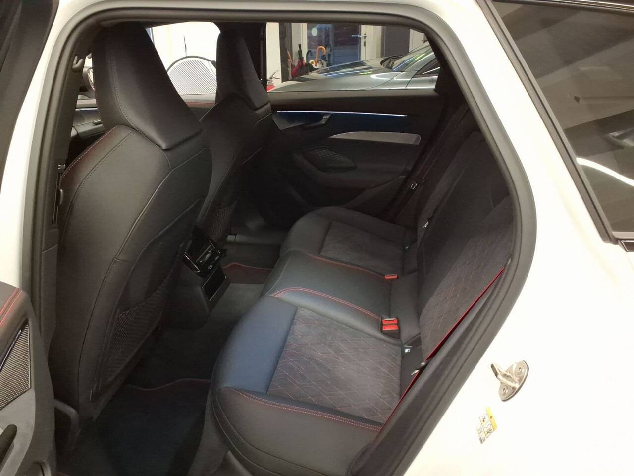 Audi A6 Avant - zdjęcie 8
