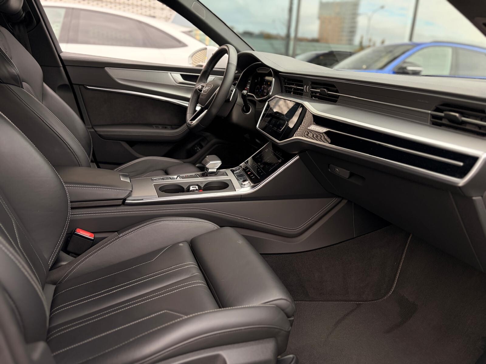 Audi A6 Avant - zdjęcie 25