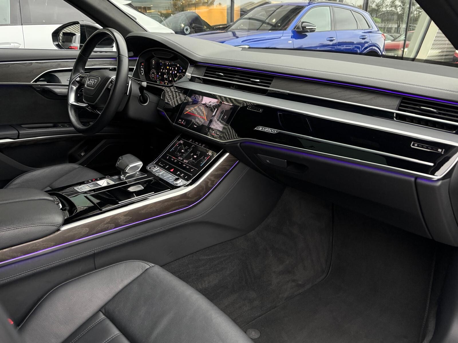 Audi A8 - zdjęcie 24