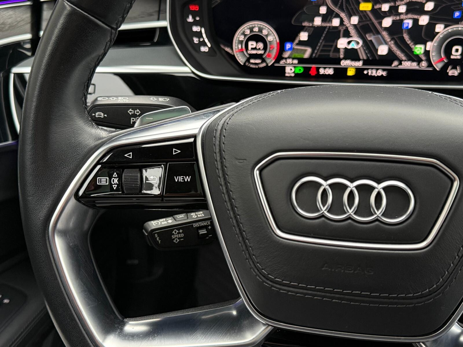 Audi A8 - zdjęcie 28