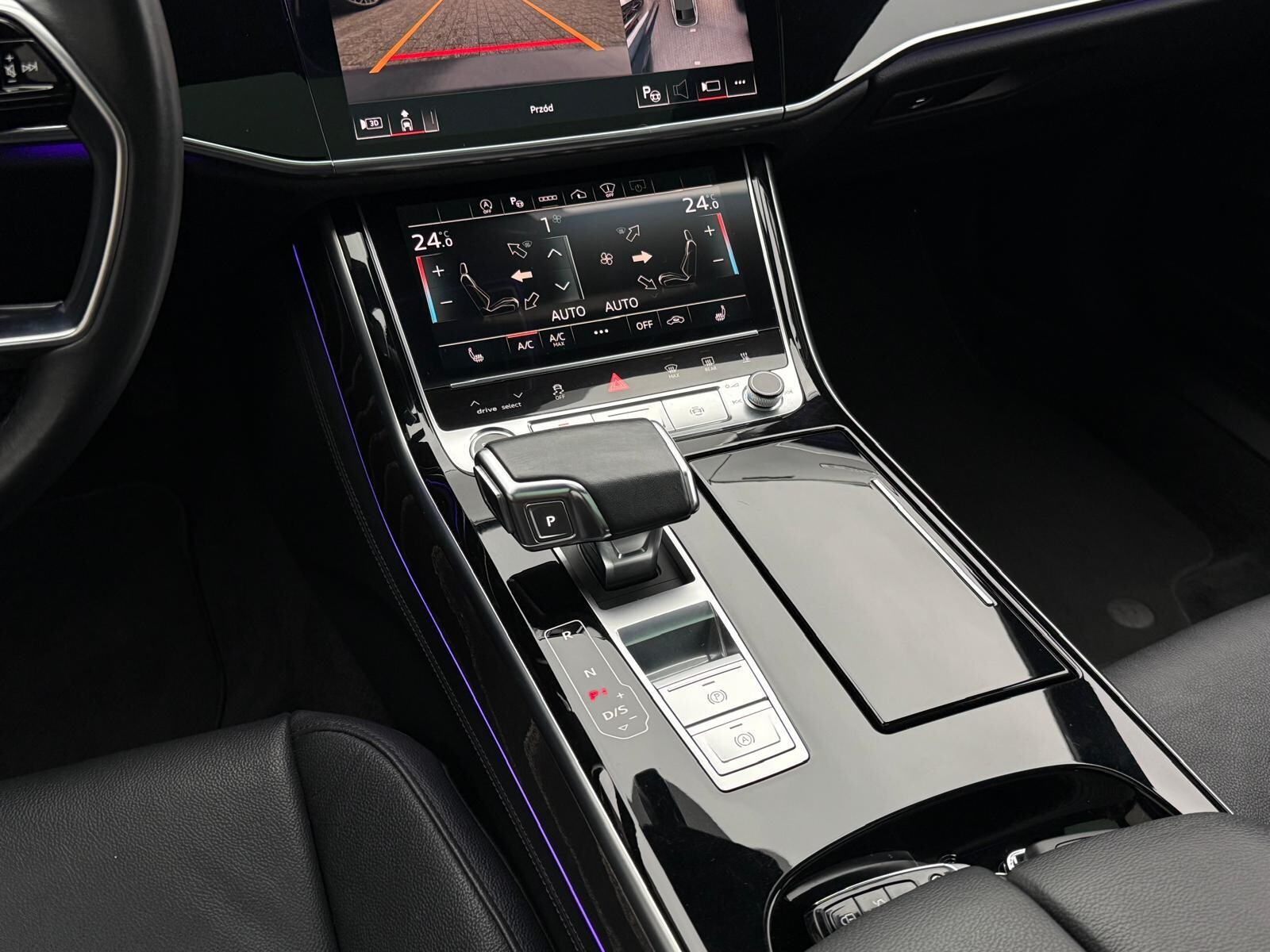 Audi A8 - zdjęcie 26