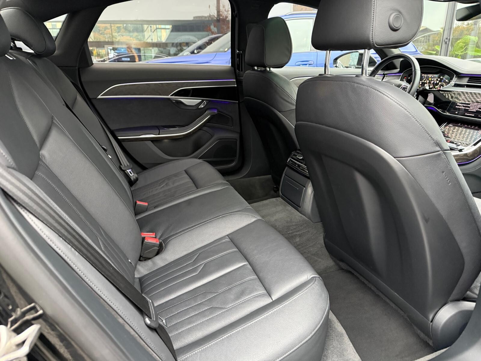 Audi A8 - zdjęcie 22
