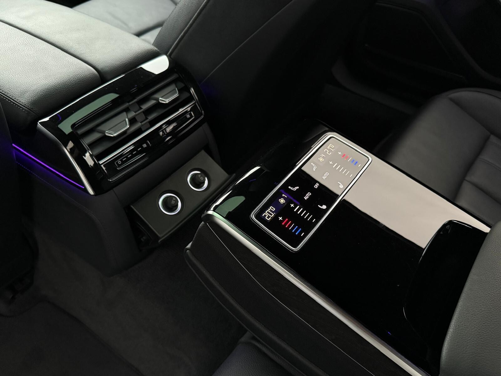 Audi A8 - zdjęcie 21