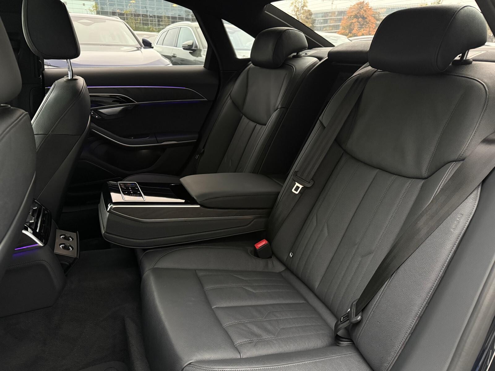Audi A8 - zdjęcie 19