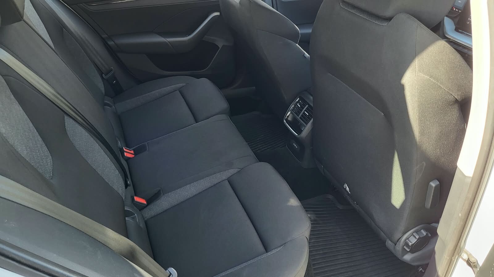 Škoda Octavia Combi - zdjęcie 14