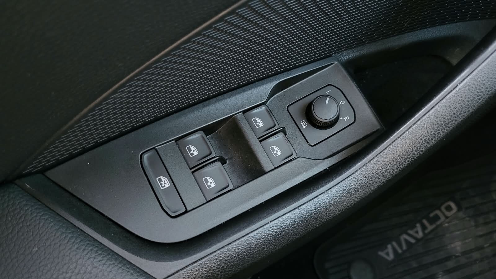 Škoda Octavia Combi - zdjęcie 16