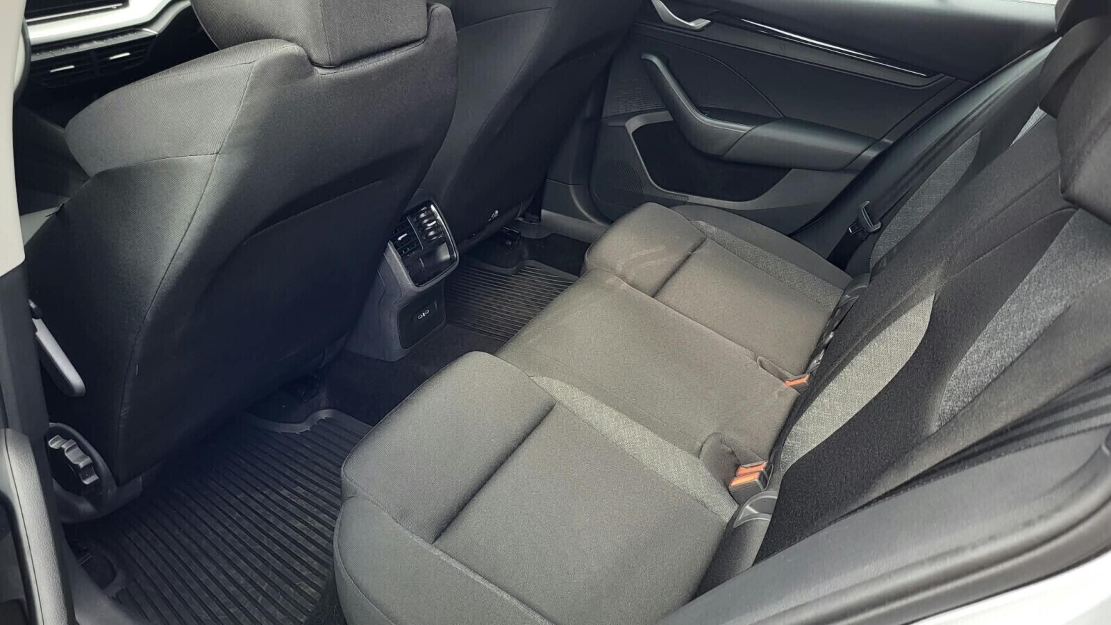 Škoda Octavia Combi - zdjęcie 11
