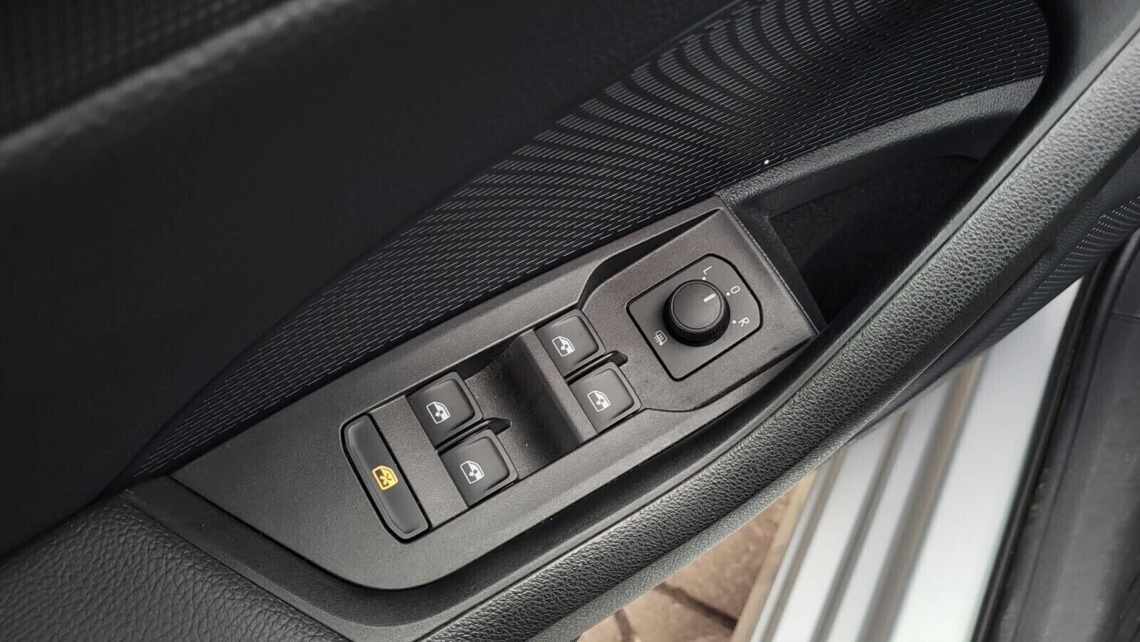 Škoda Octavia Combi - zdjęcie 13