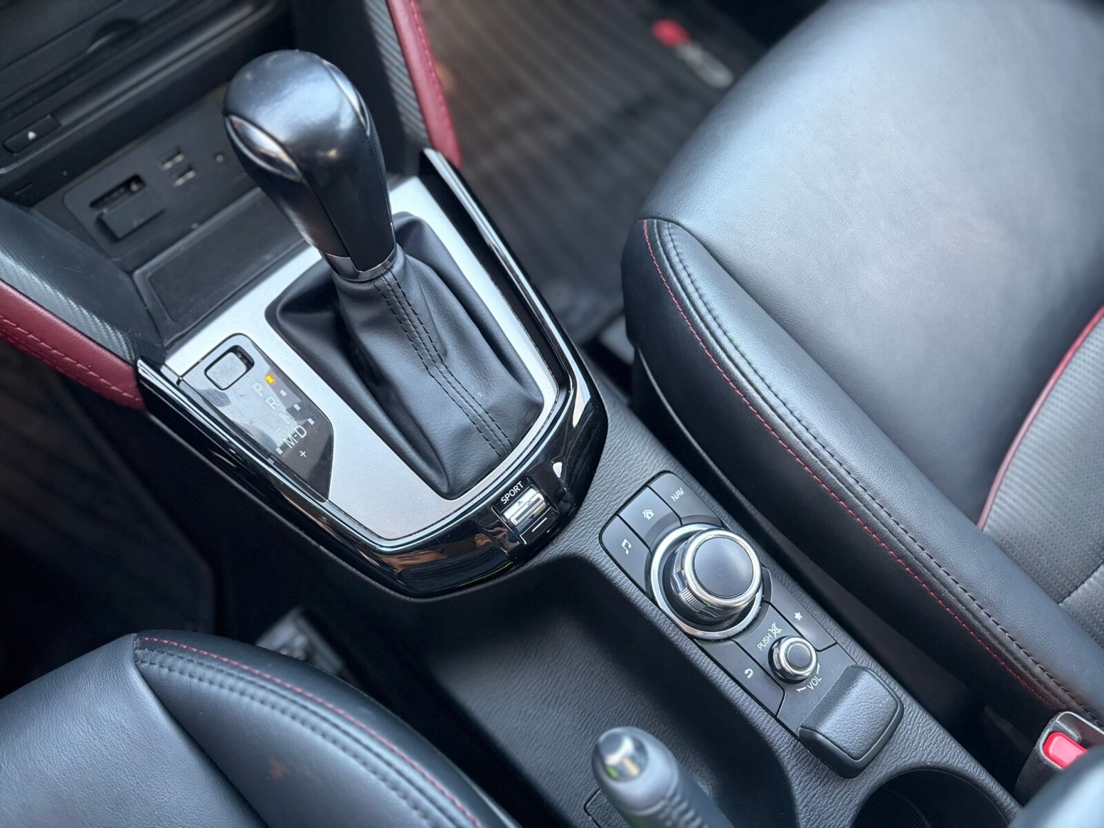 Mazda CX-3 - zdjęcie 21