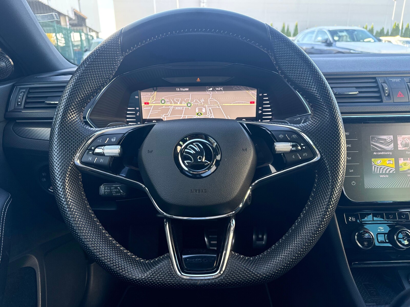 Škoda Superb Combi - zdjęcie 16