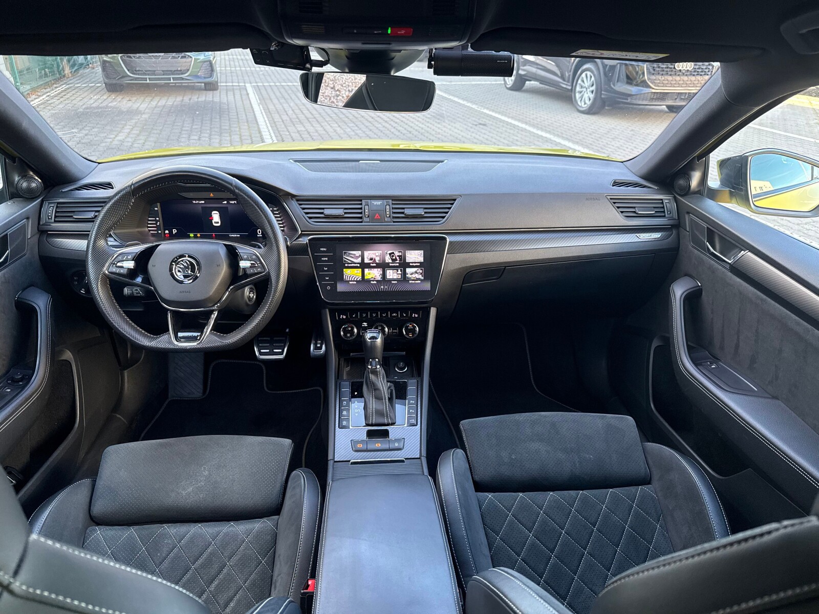Škoda Superb Combi - zdjęcie 15