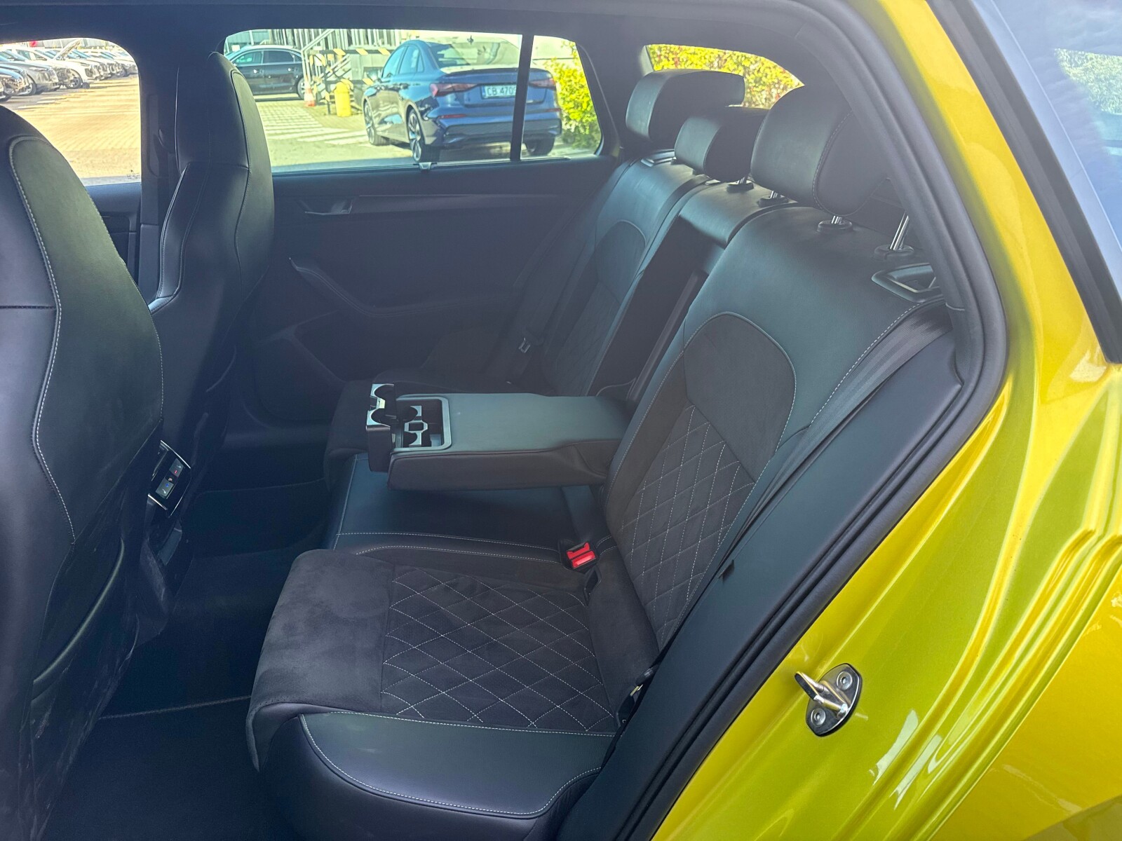 Škoda Superb Combi - zdjęcie 33