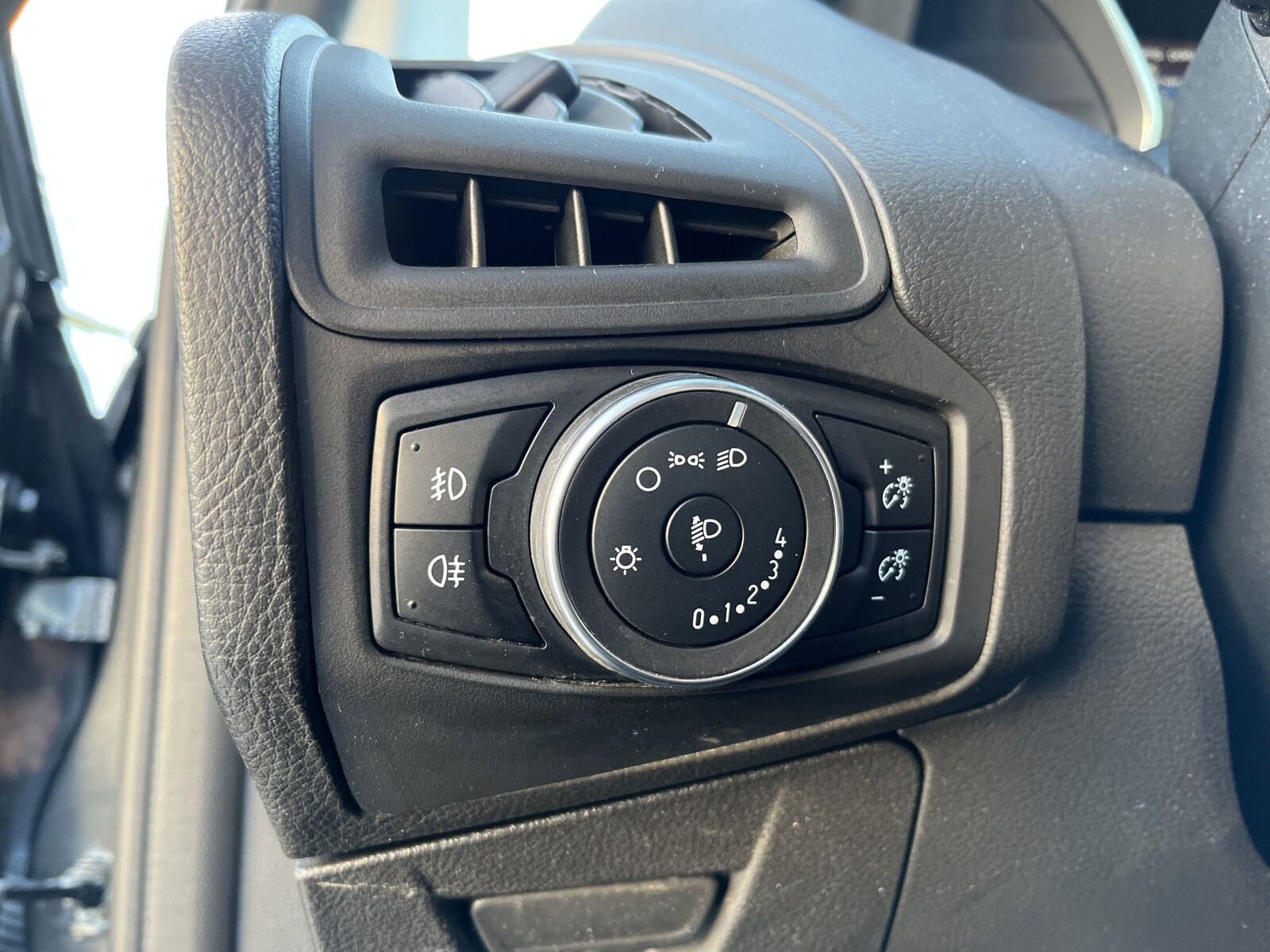 Ford Focus - zdjęcie 16