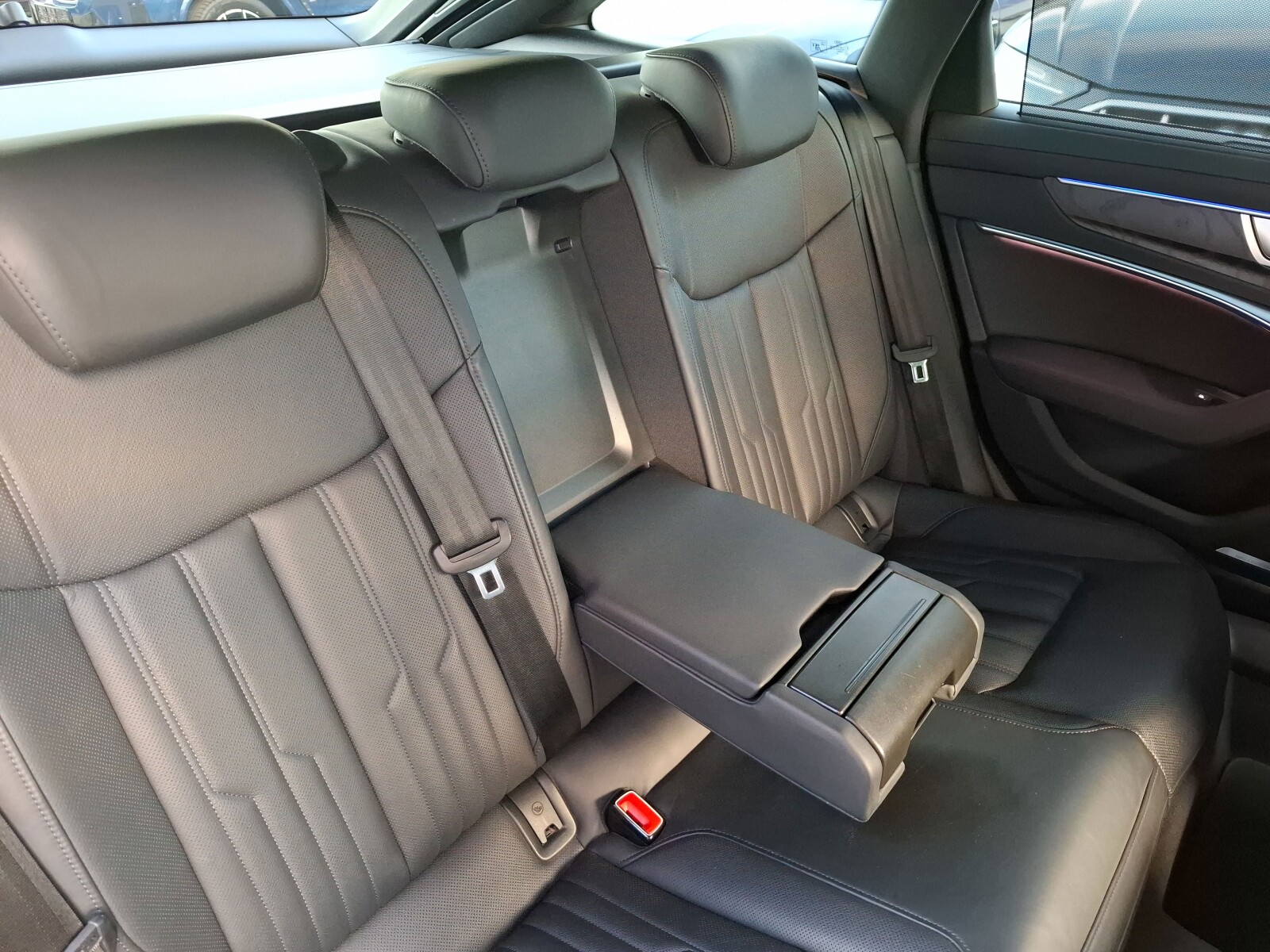 Audi A6 Avant - zdjęcie 22