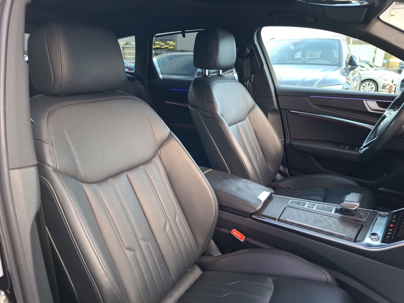 Audi A6 Avant - zdjęcie 19