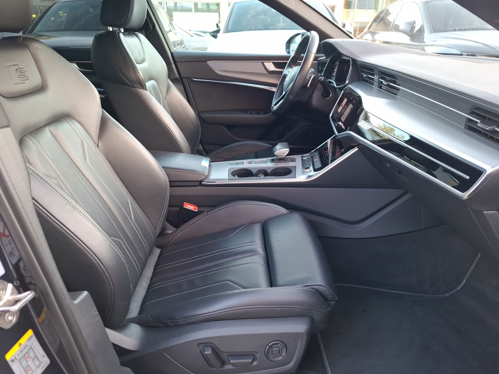 Audi A6 Avant - zdjęcie 18