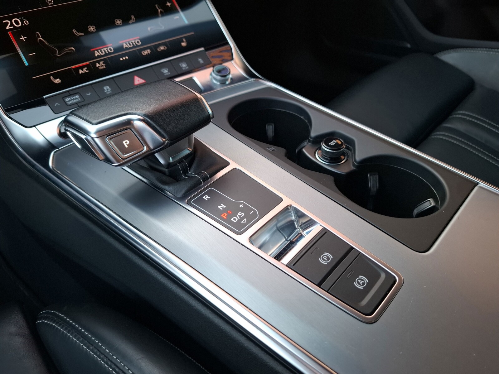 Audi A6 Avant - zdjęcie 14