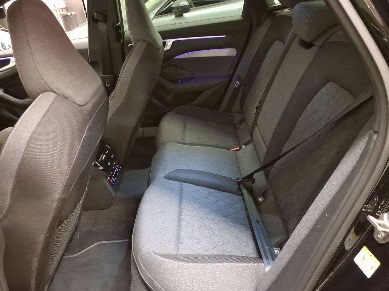 Audi A6 Limousine - zdjęcie 8