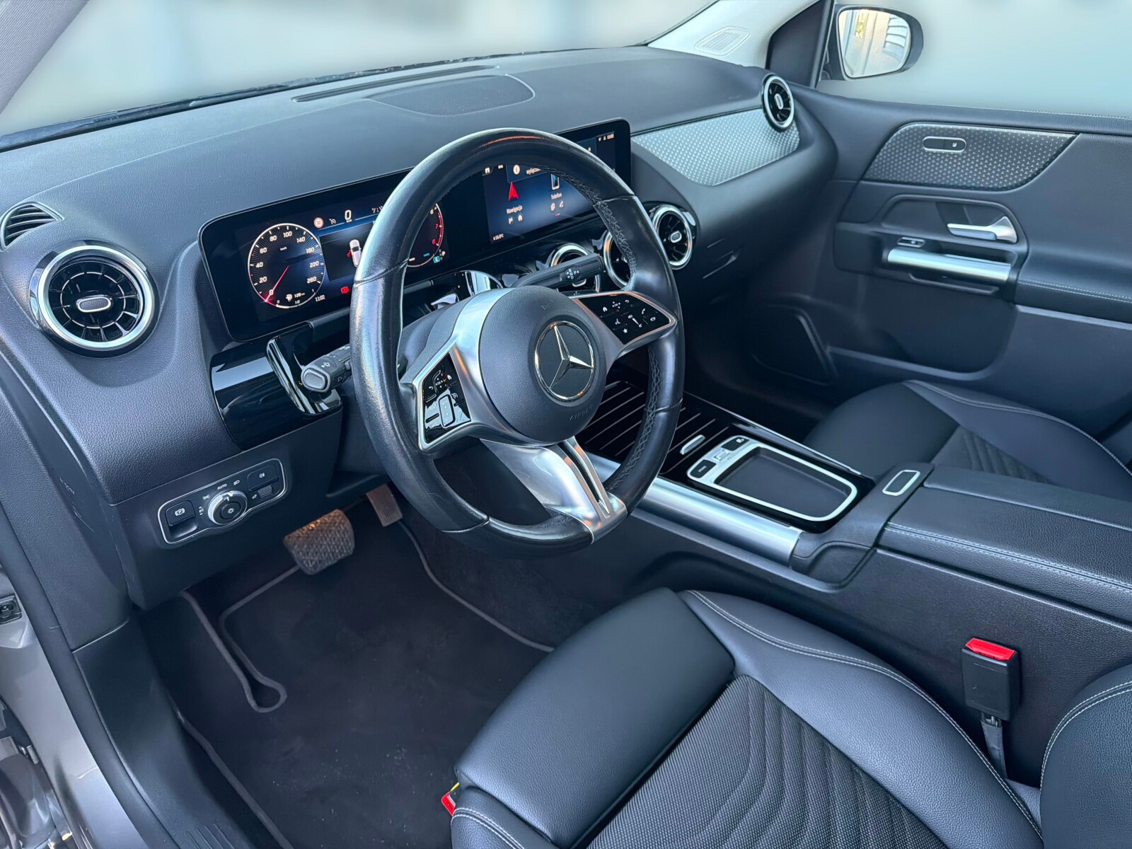 Mercedes-Benz B 200 - zdjęcie 9