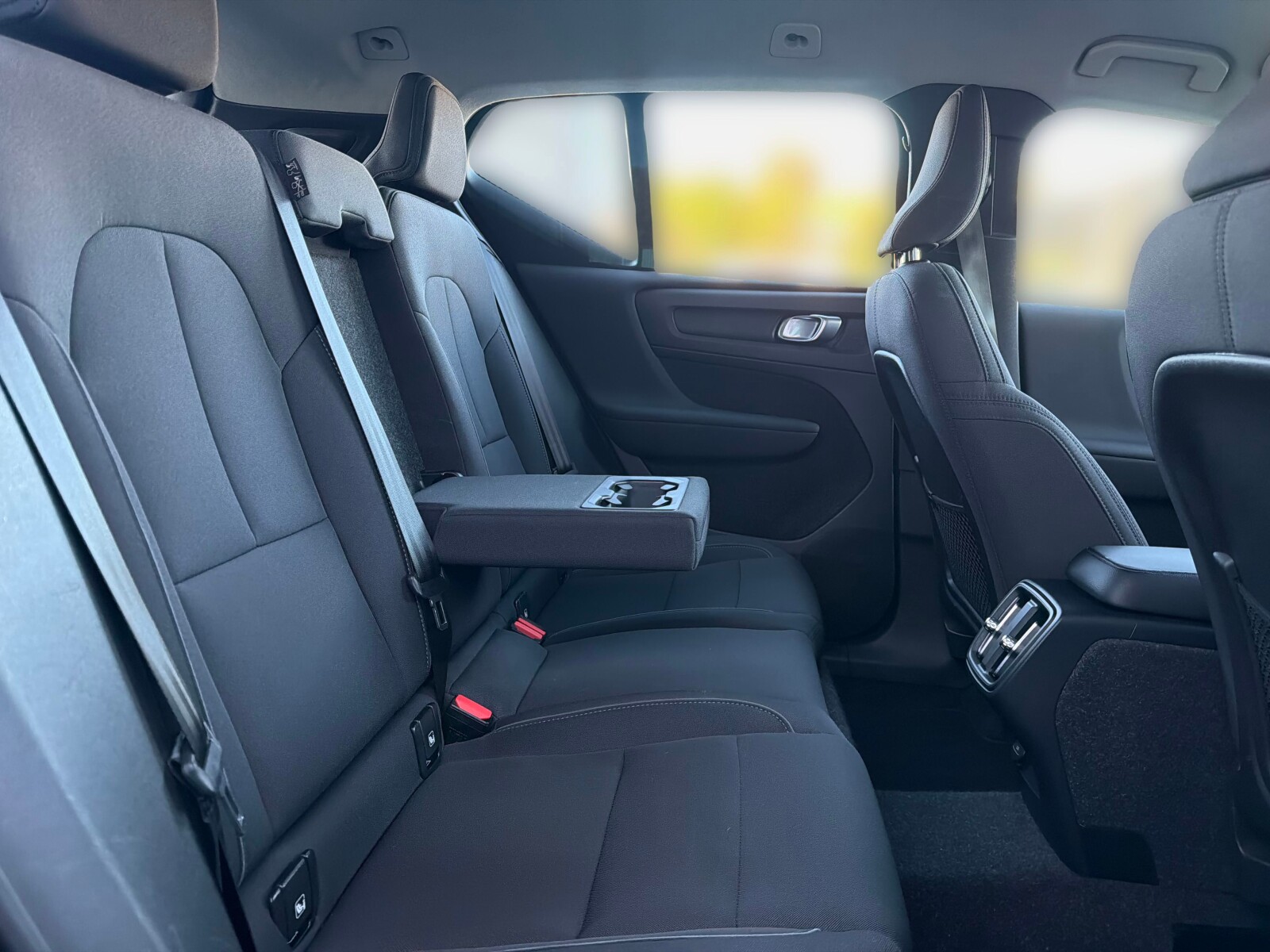 Volvo XC 40 - zdjęcie 14