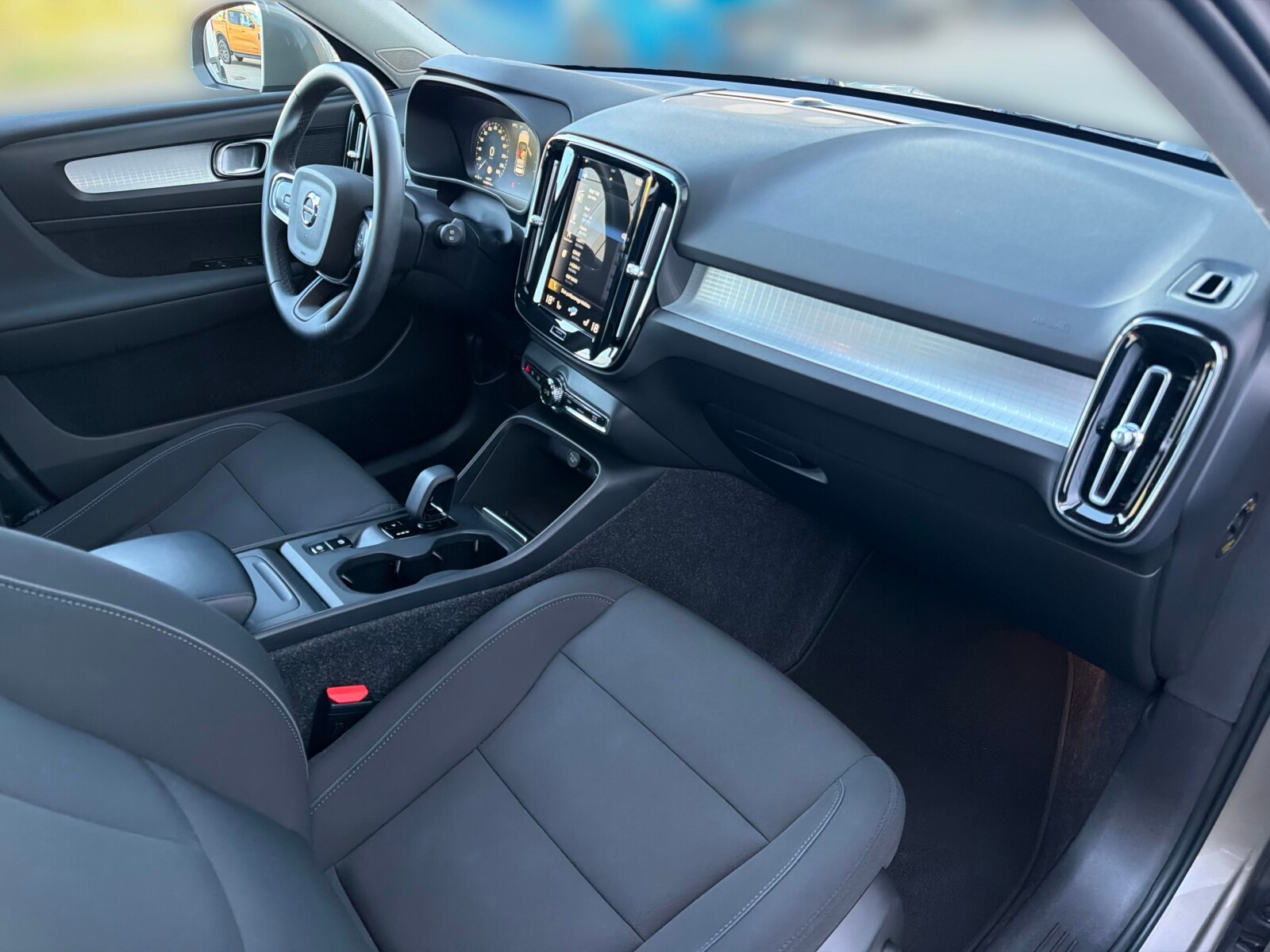 Volvo XC 40 - zdjęcie 15