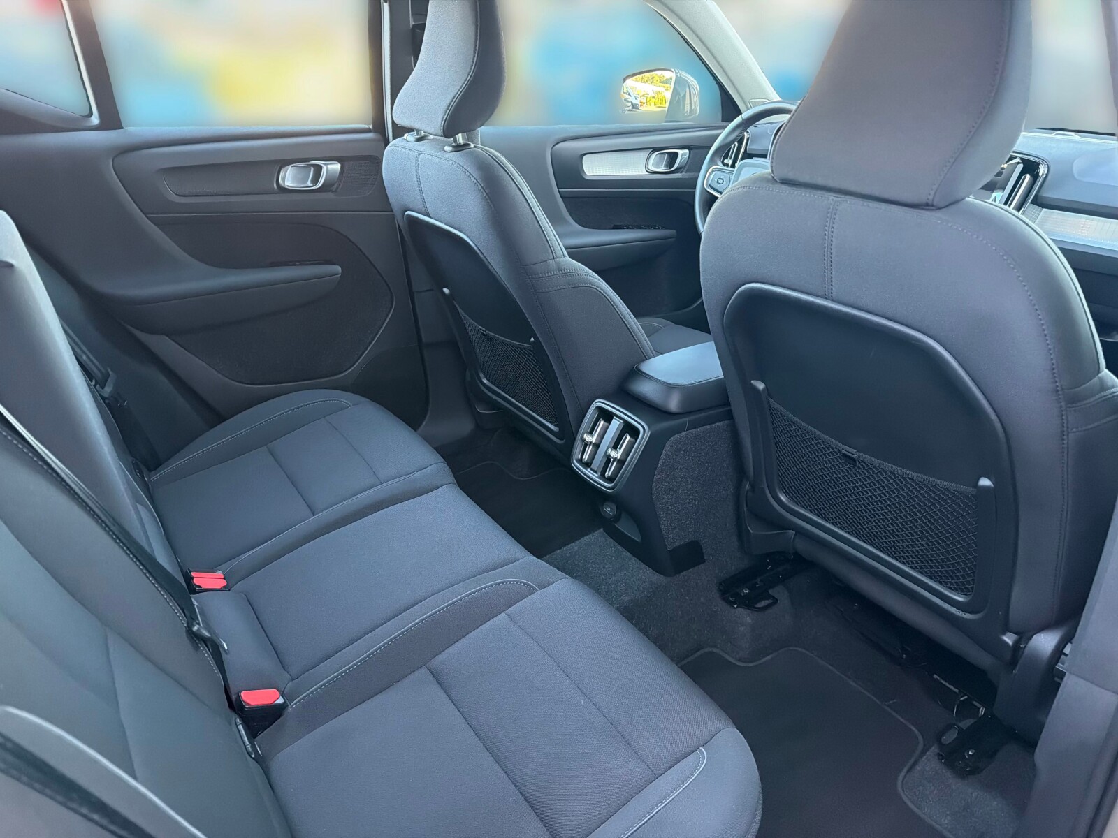 Volvo XC 40 - zdjęcie 13