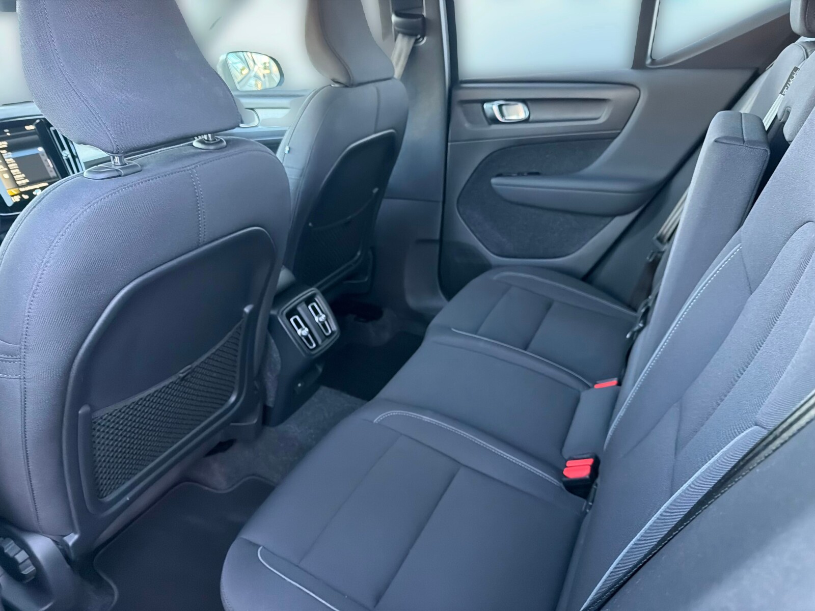Volvo XC 40 - zdjęcie 11