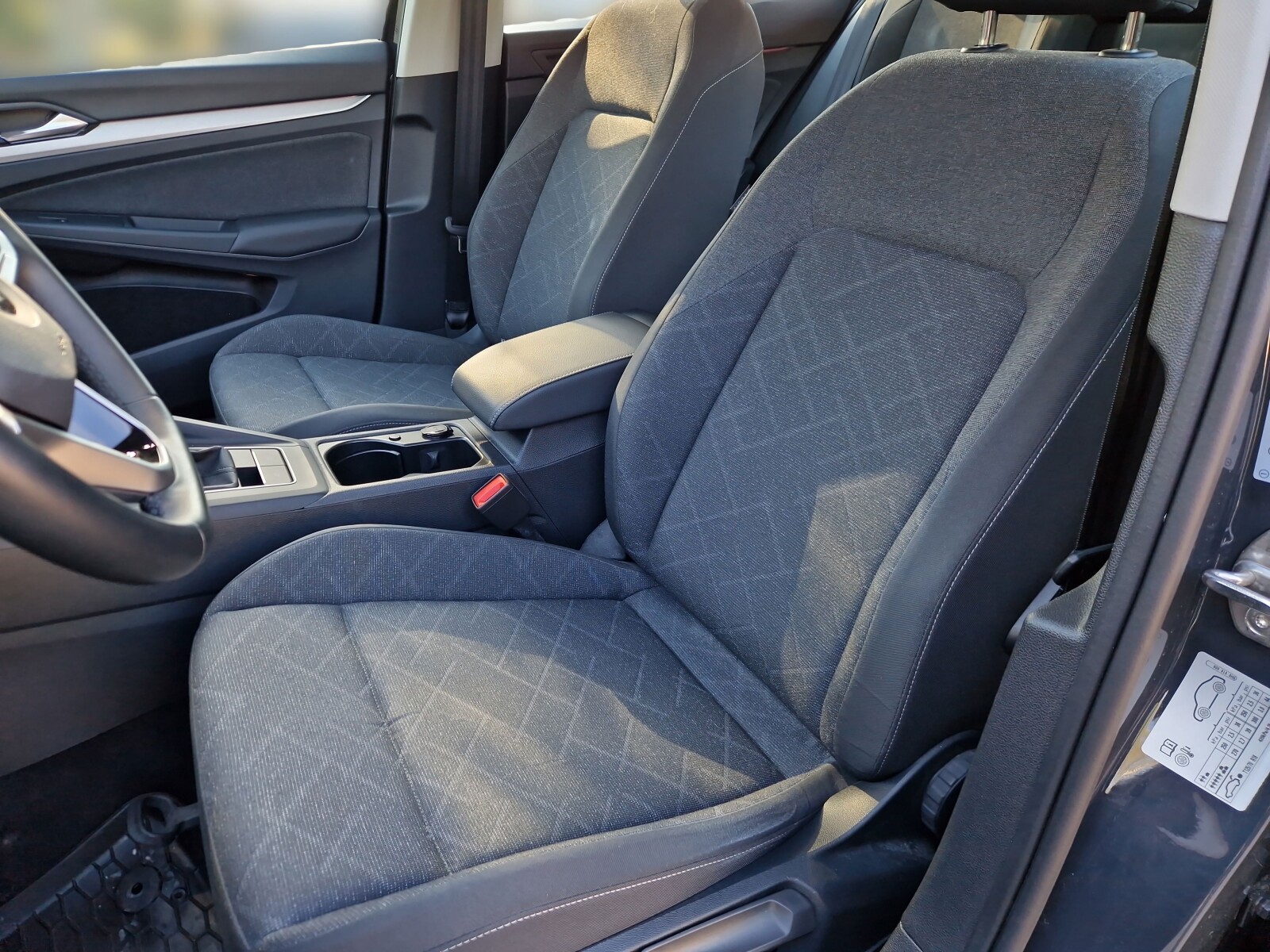 Volkswagen Golf - zdjęcie 16
