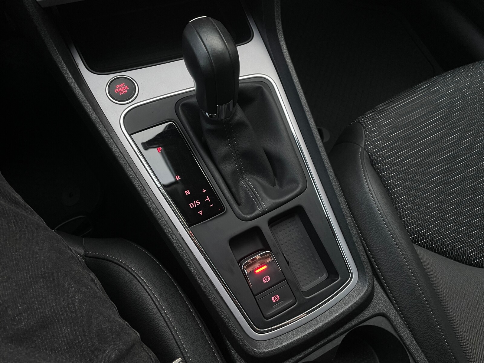 Seat Leon - zdjęcie 32