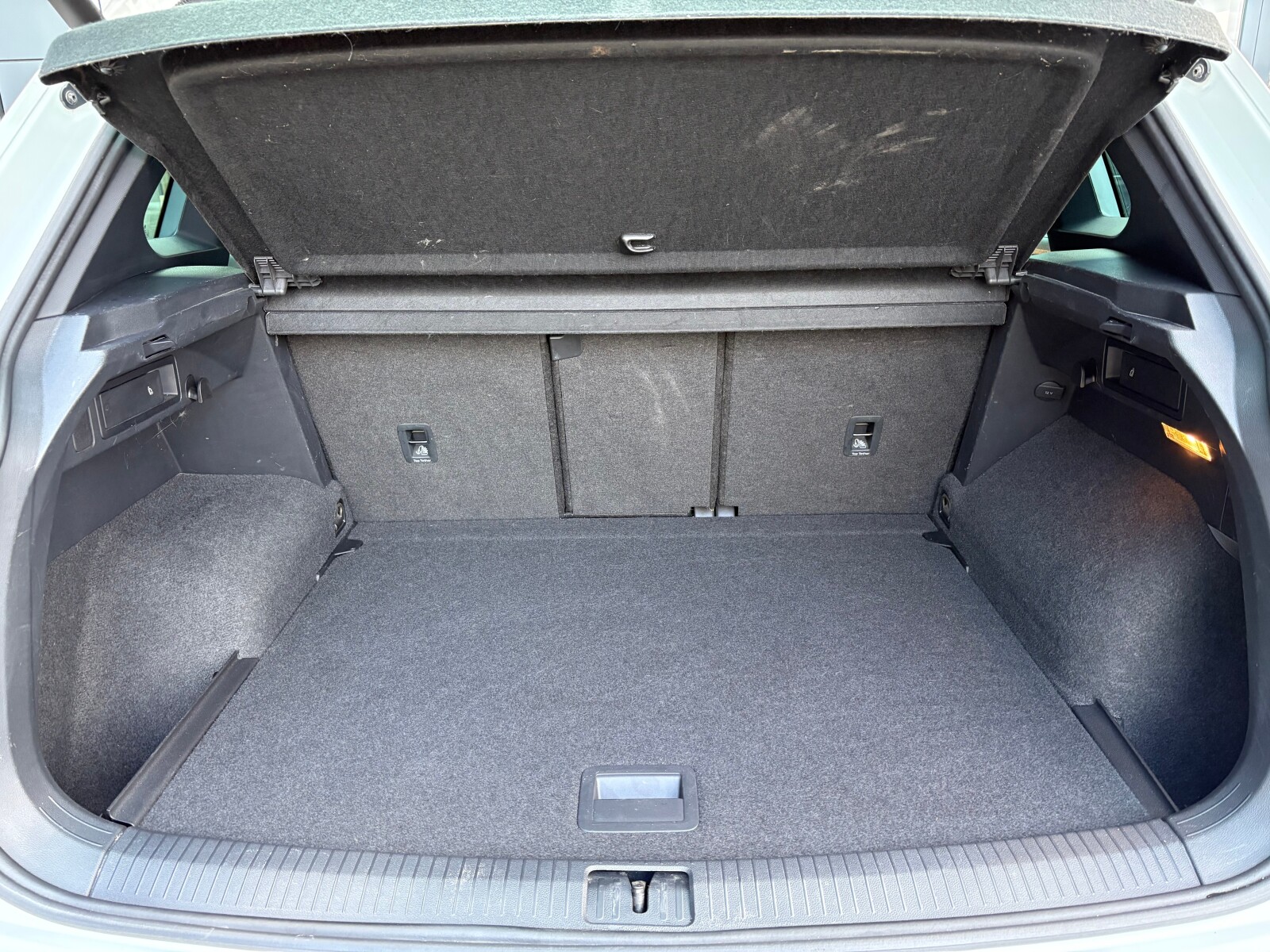 Volkswagen Tiguan - zdjęcie 19