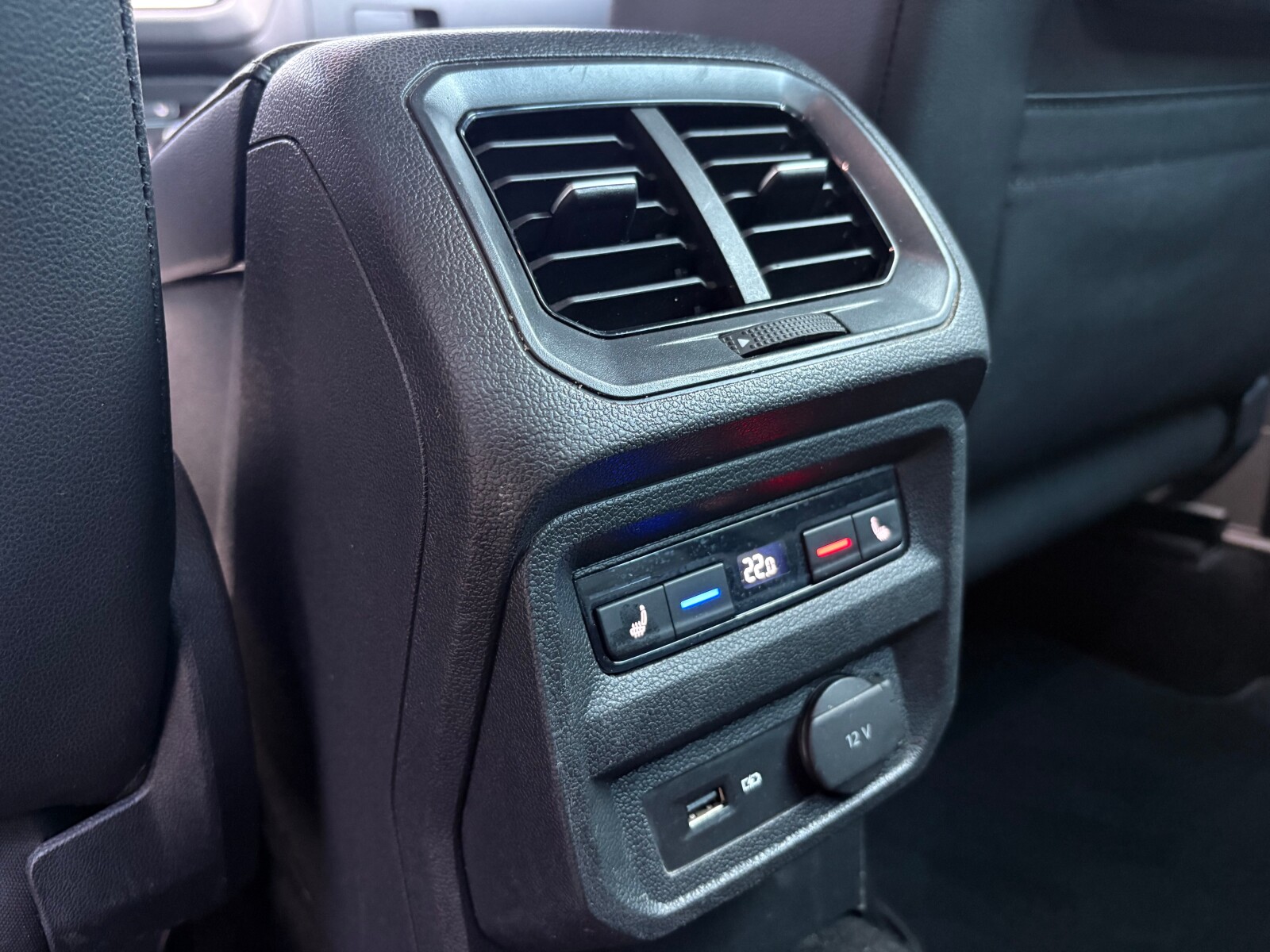 Volkswagen Tiguan - zdjęcie 15