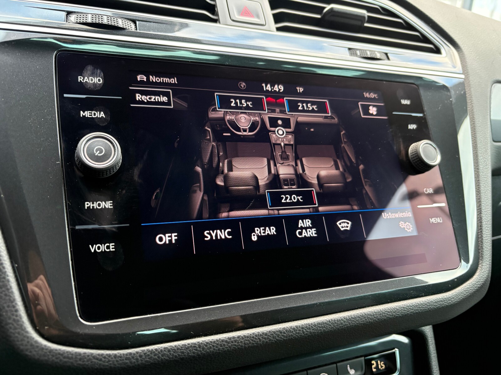 Volkswagen Tiguan - zdjęcie 35