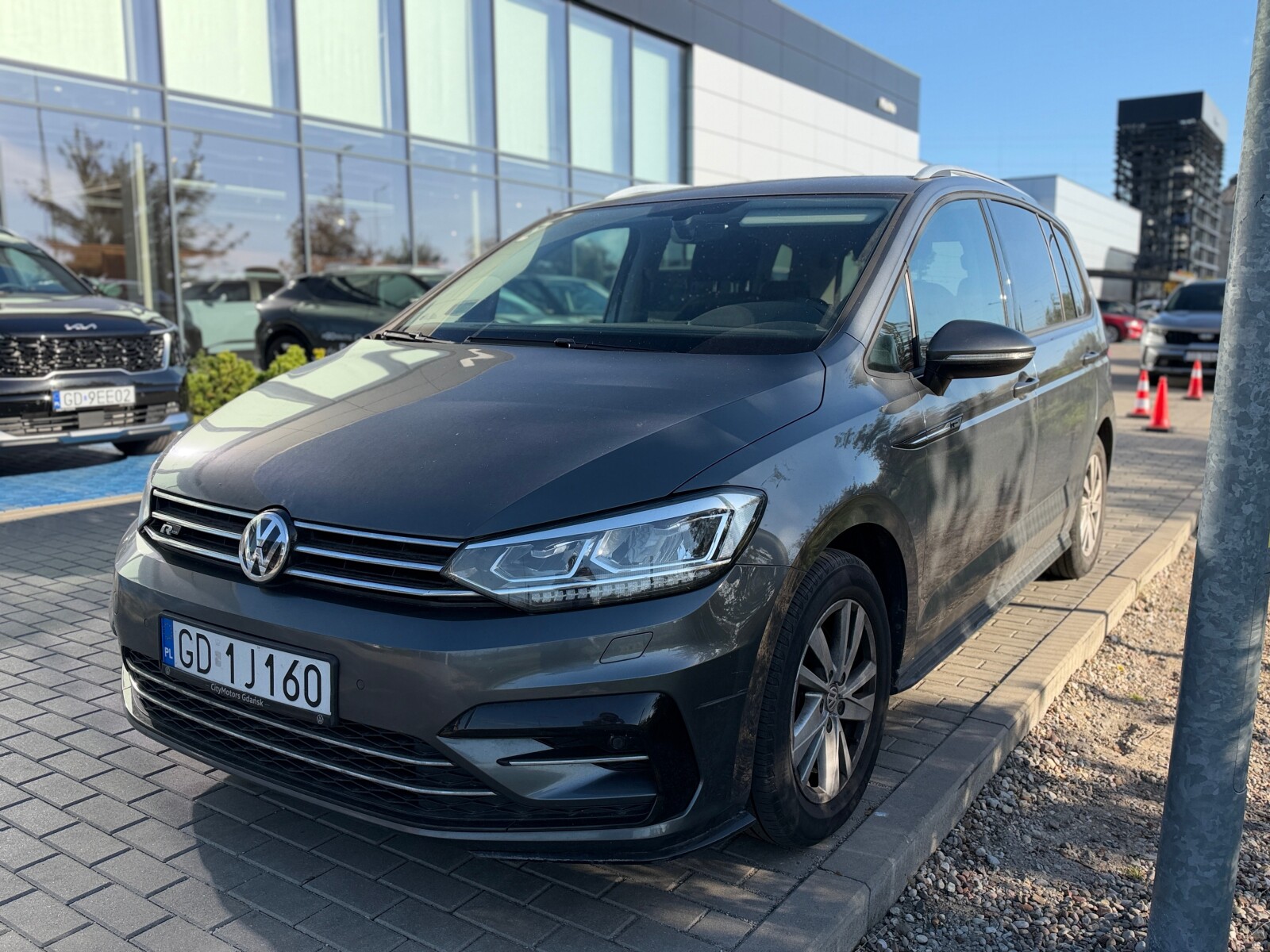 Volkswagen Touran - zdjęcie 1