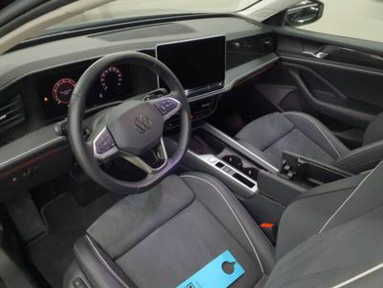 Volkswagen Passat Variant - zdjęcie 3