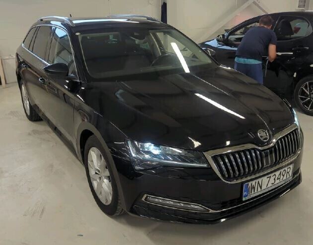 Škoda Superb Combi - zdjęcie 2