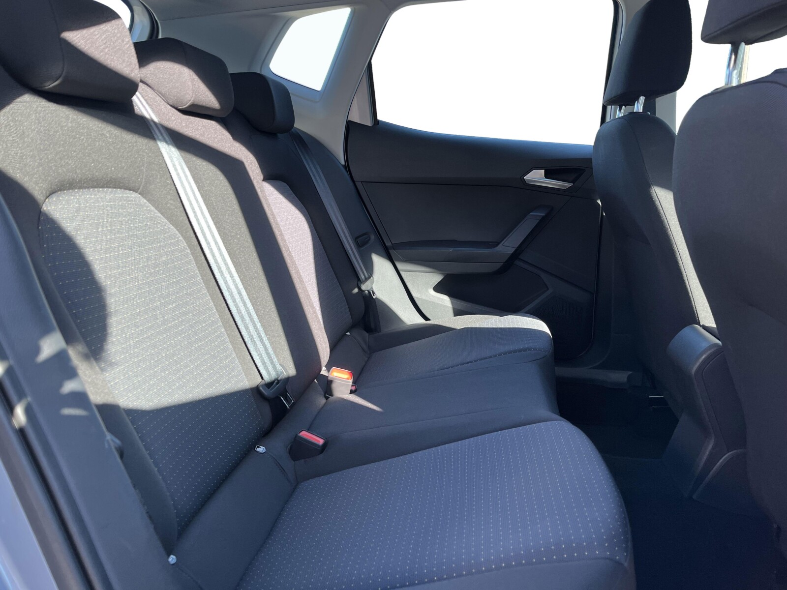 Seat Arona - zdjęcie 16