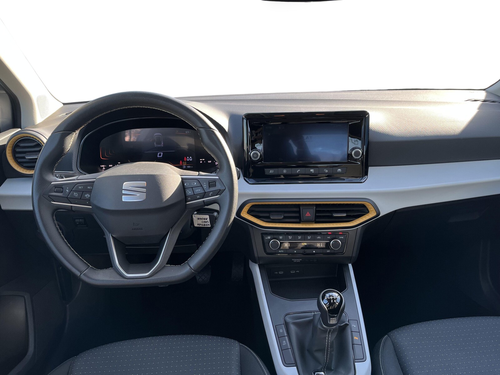 Seat Arona - zdjęcie 14