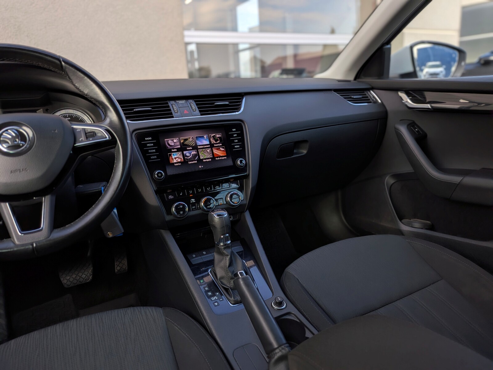 Škoda Octavia Combi - zdjęcie 14