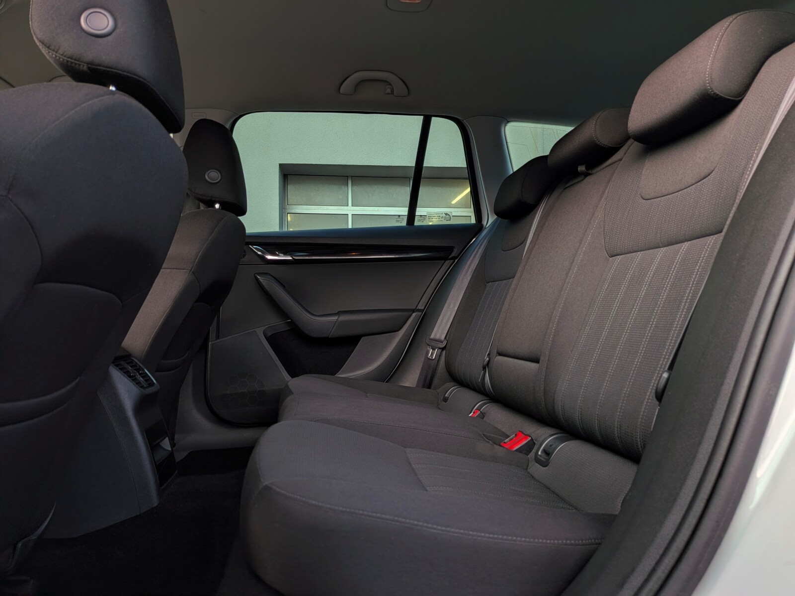 Škoda Octavia Combi - zdjęcie 10