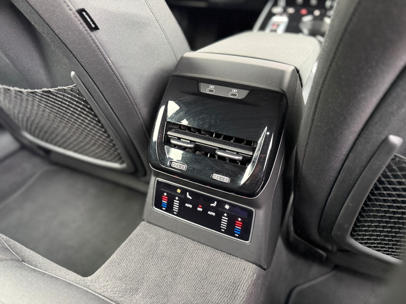 Audi A6 Avant - zdjęcie 14