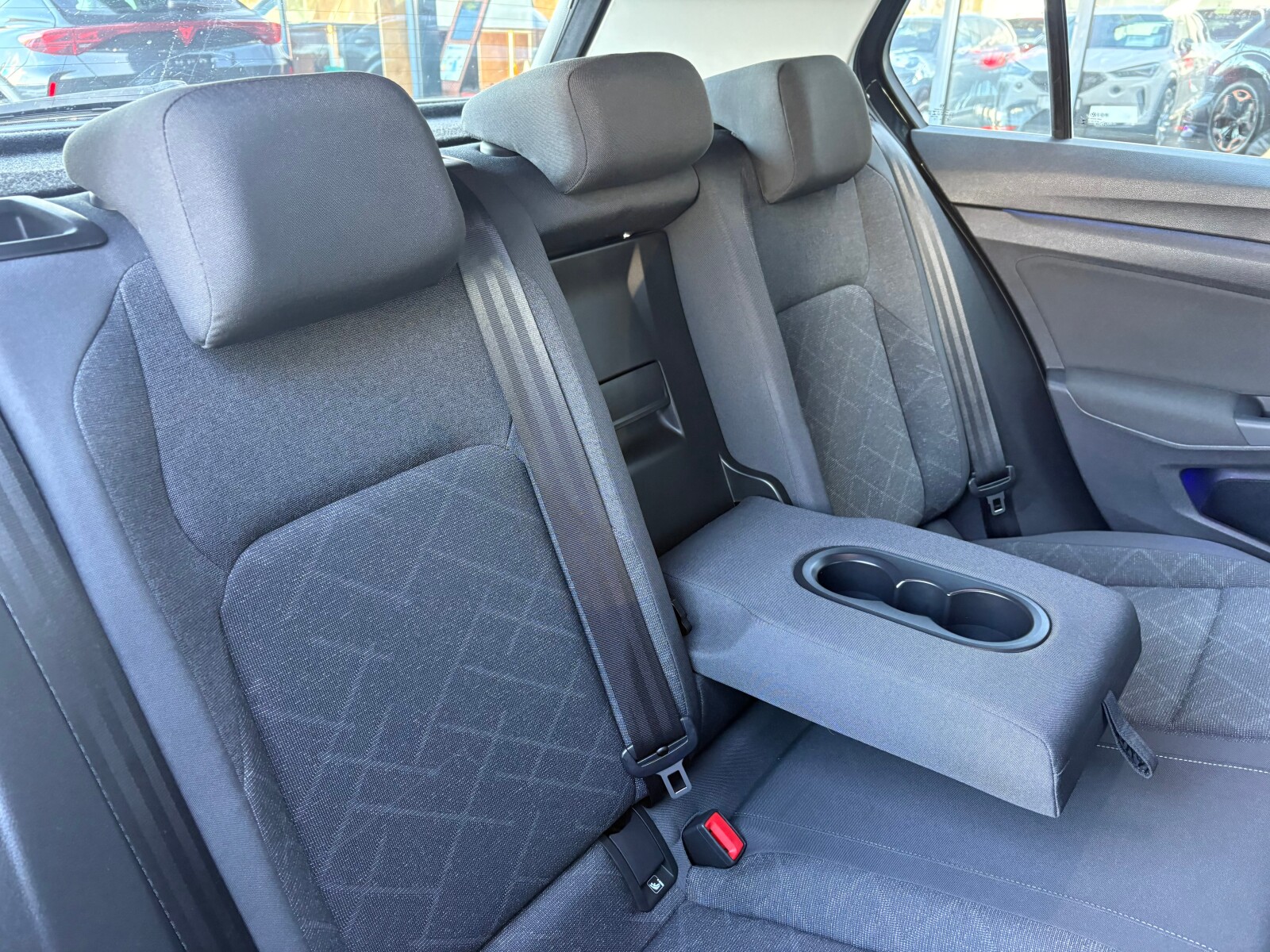 Volkswagen Golf - zdjęcie 15