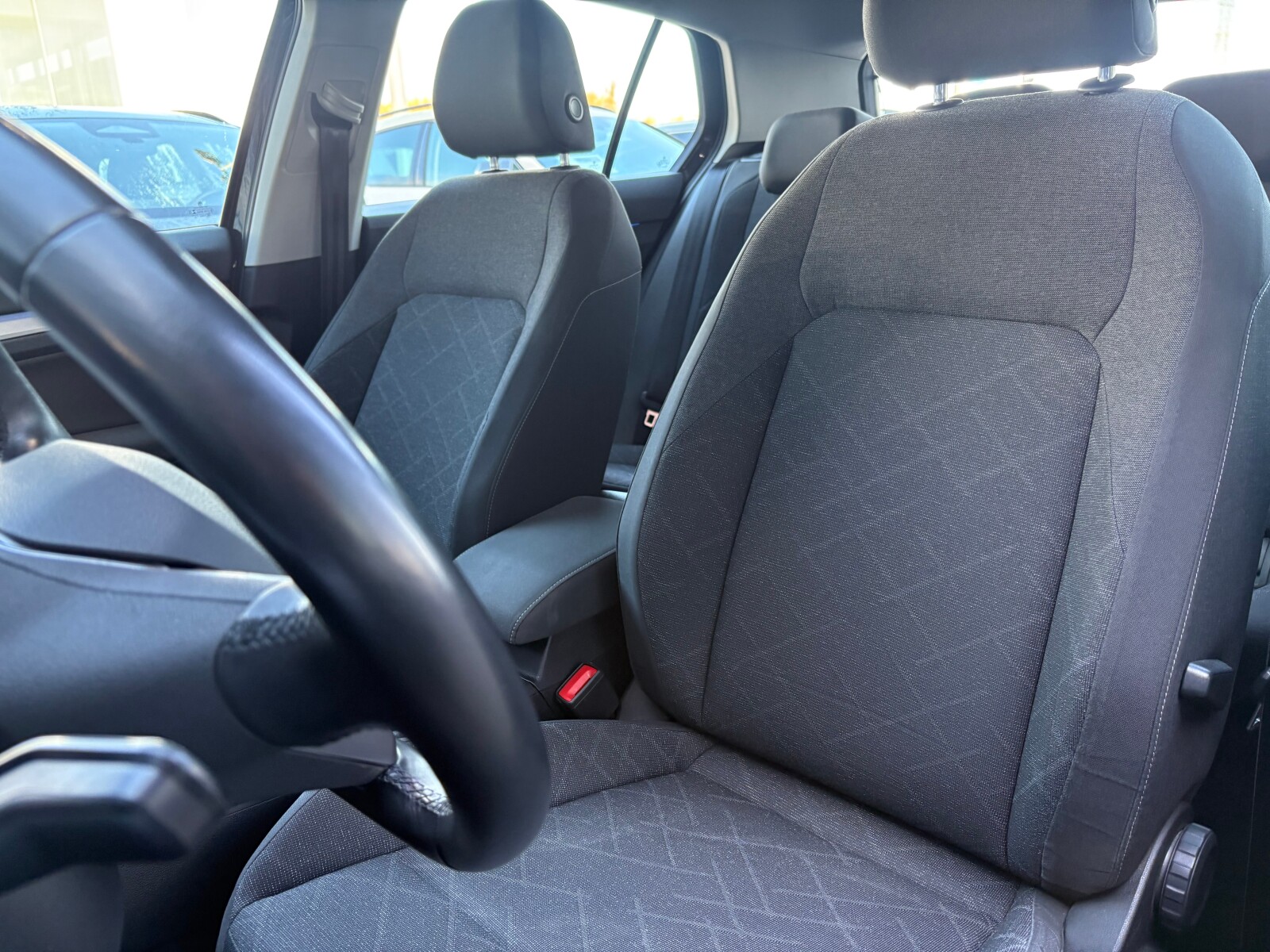 Volkswagen Golf - zdjęcie 12