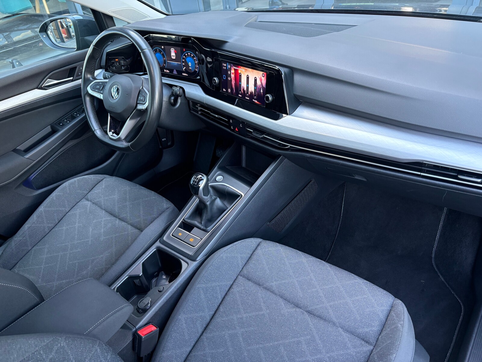 Volkswagen Golf - zdjęcie 16
