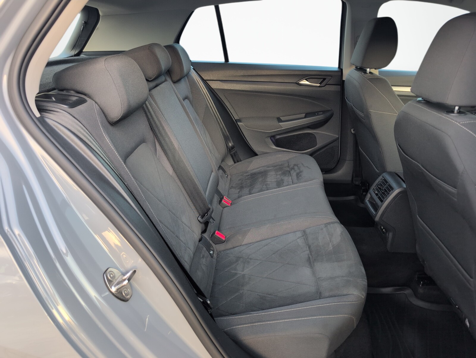 Volkswagen Golf - zdjęcie 11